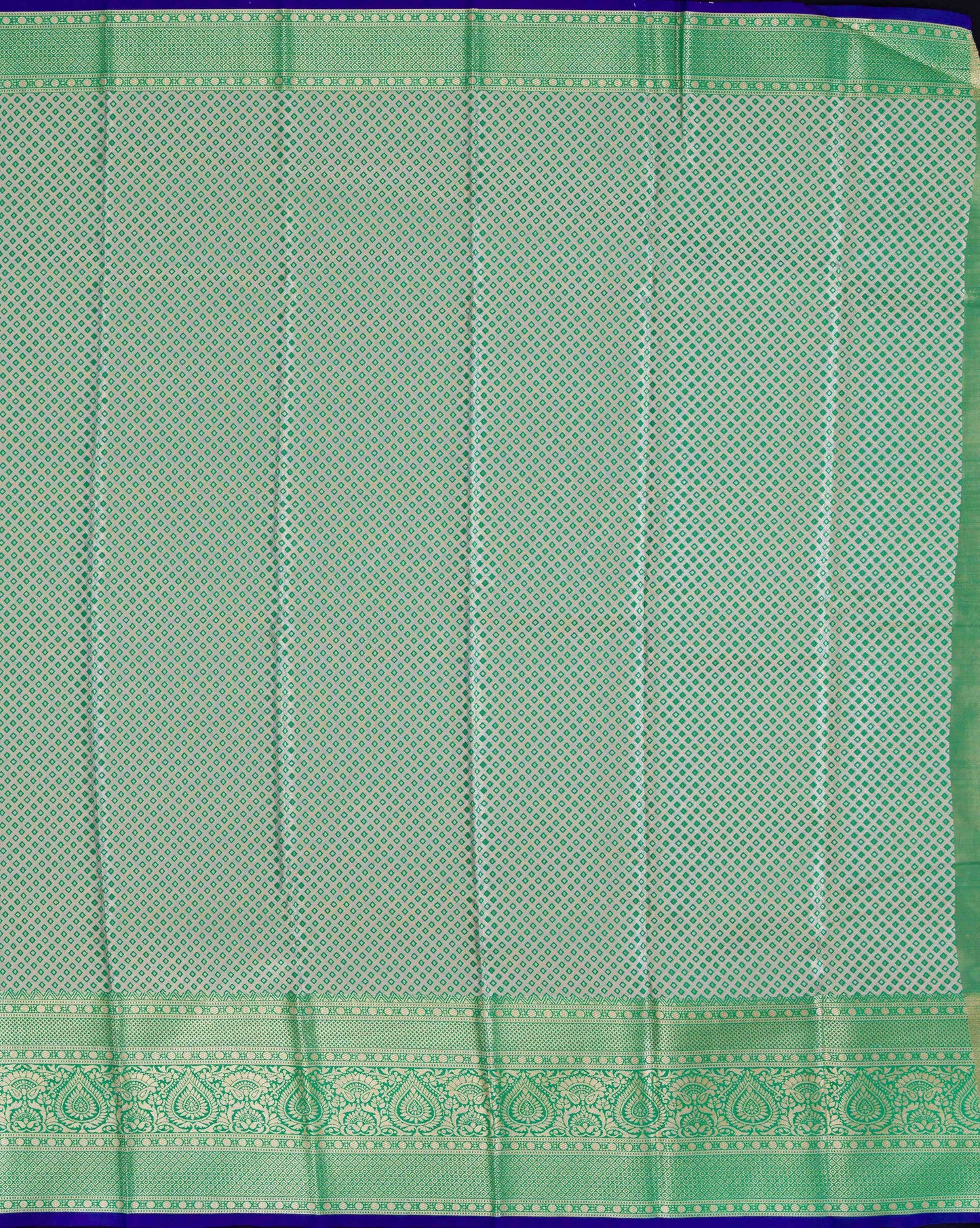 Traditex exquisite Green saree with golden border design (TT24VST007BBR)