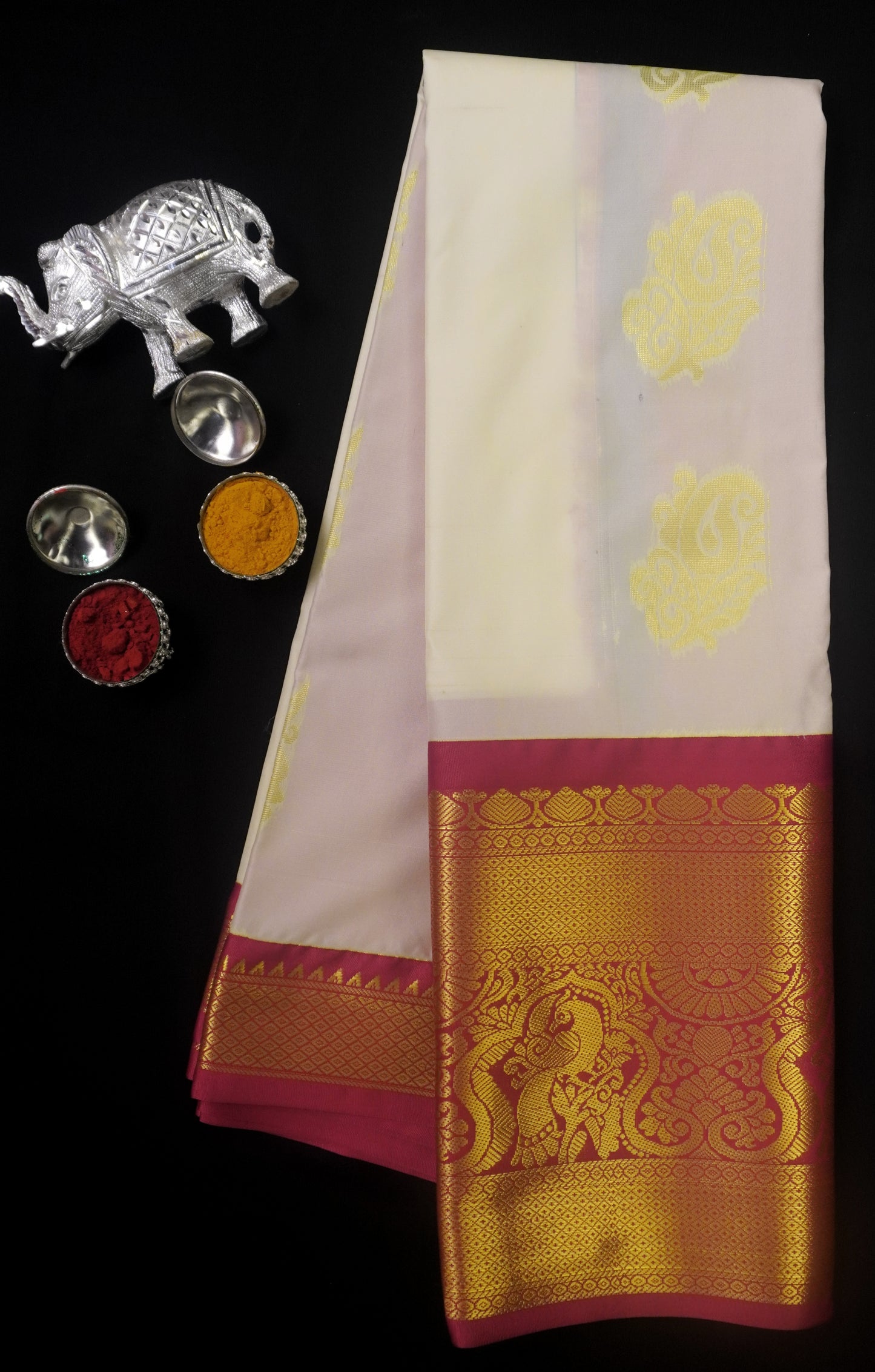 Traditex graceful cream and Maroon combination saree (TT24DCR003)